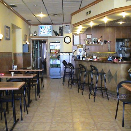 Hostal Restaurante Milan II ซาน เคลเมนเต ภายนอก รูปภาพ