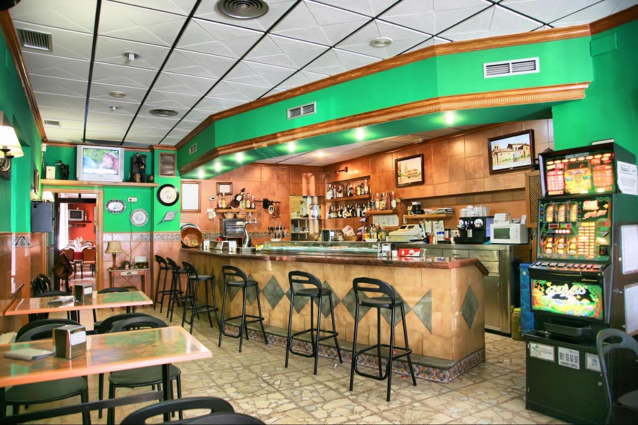 Hostal Restaurante Milan II ซาน เคลเมนเต ภายนอก รูปภาพ