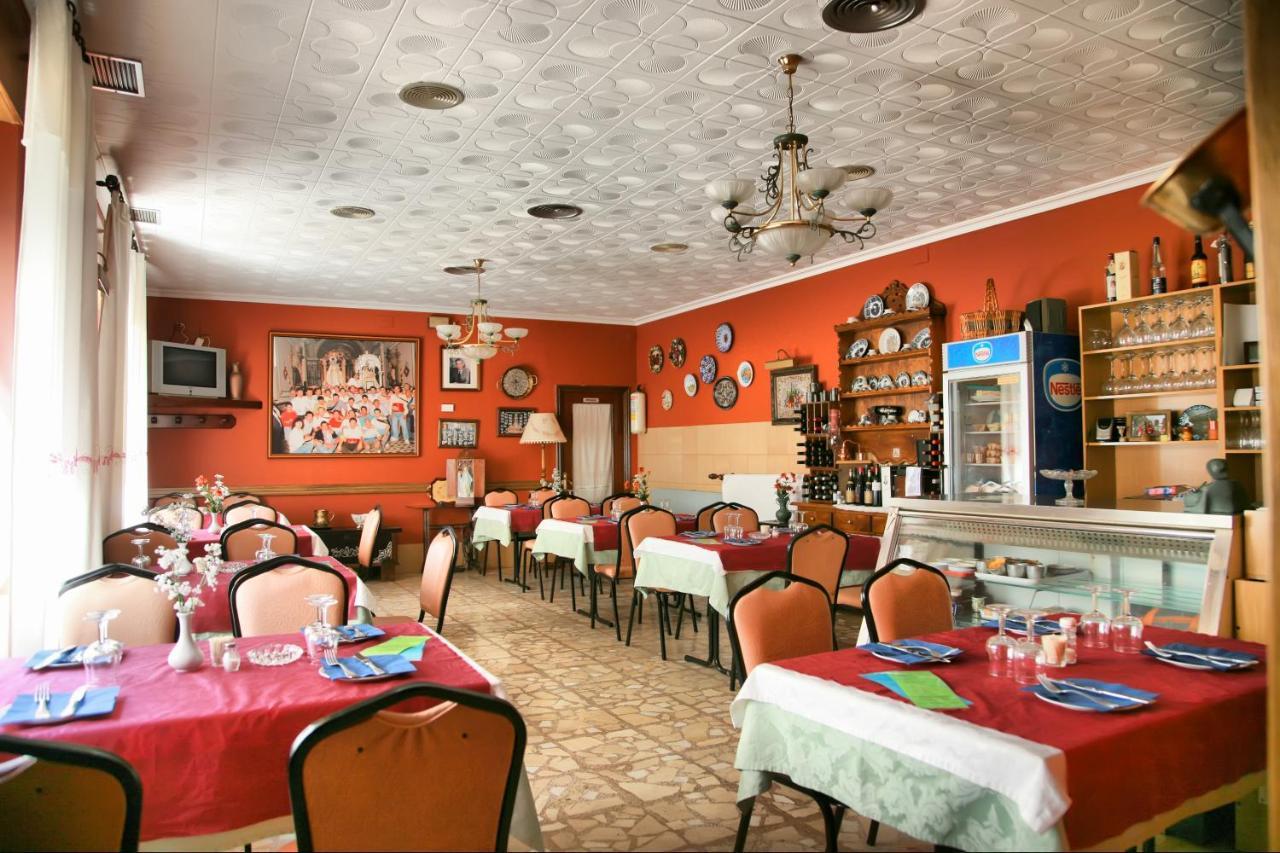 Hostal Restaurante Milan II ซาน เคลเมนเต ภายนอก รูปภาพ