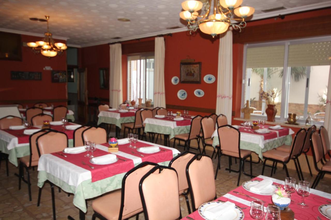 Hostal Restaurante Milan II ซาน เคลเมนเต ภายนอก รูปภาพ
